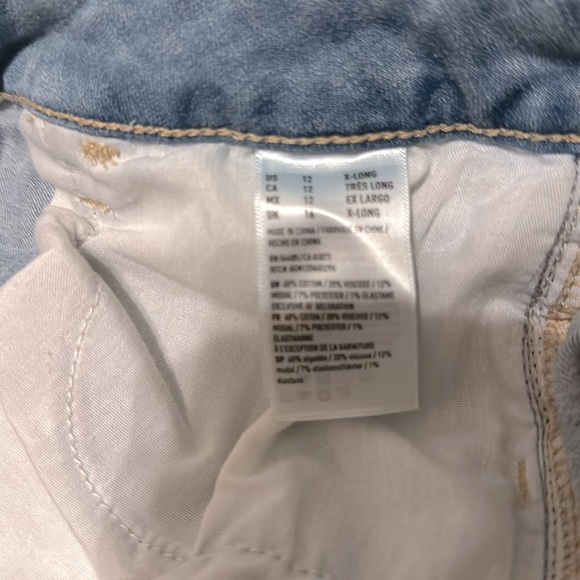 American Eagle Distressed Ripped Jeans Size 12 XLong - Picture 8 of 14